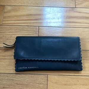 Loeffler Randall wallet